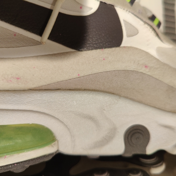 Nike Air Max React 270 - Picture 7 of 11